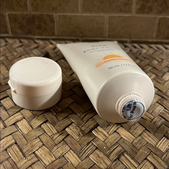 EWC Slow Body Polish - Cream - Picture 2 of 2